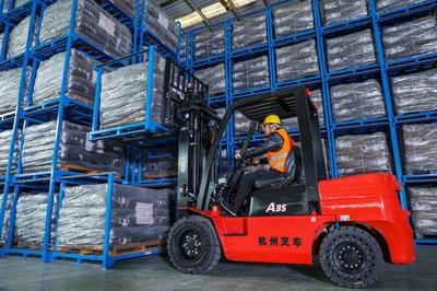 構(gòu)建雙循環(huán)背景下的商貿(mào)物流新格局--廈門(mén)市湖里區(qū)商貿(mào)物流業(yè)一線(xiàn)觀(guān)察