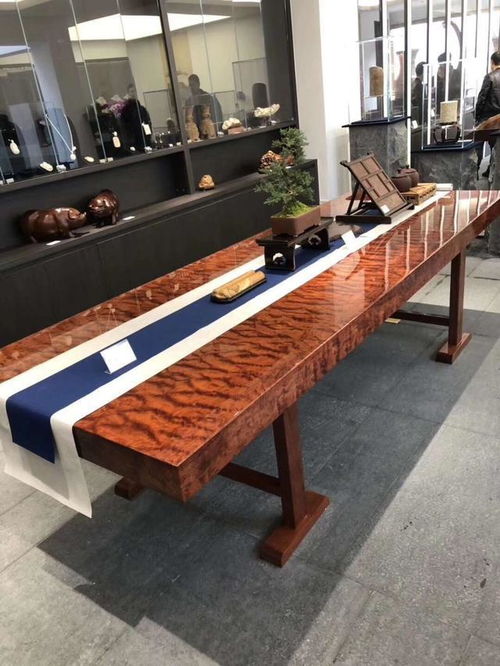 上海巨富二代,藏著3億去打工,工廠老板發(fā)現(xiàn)后痛哭 你才是老板